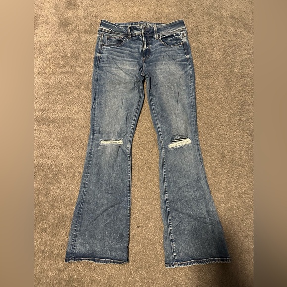 American Eagle Medium Wash Jeans - Picture 1 of 4